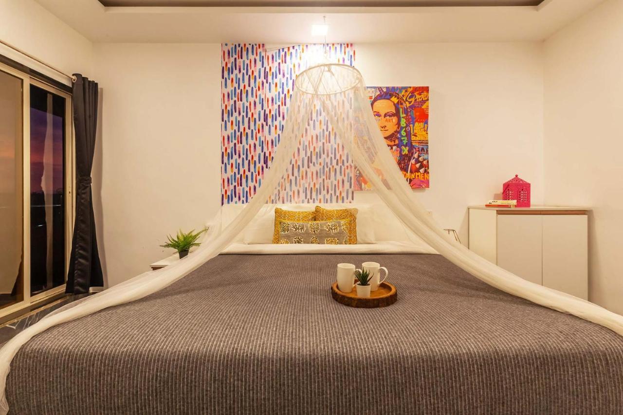 Stayvista'S Vine & Splash - Riverside Villa With An Infinity Pool And Indoor Games 카르자트 외부 사진