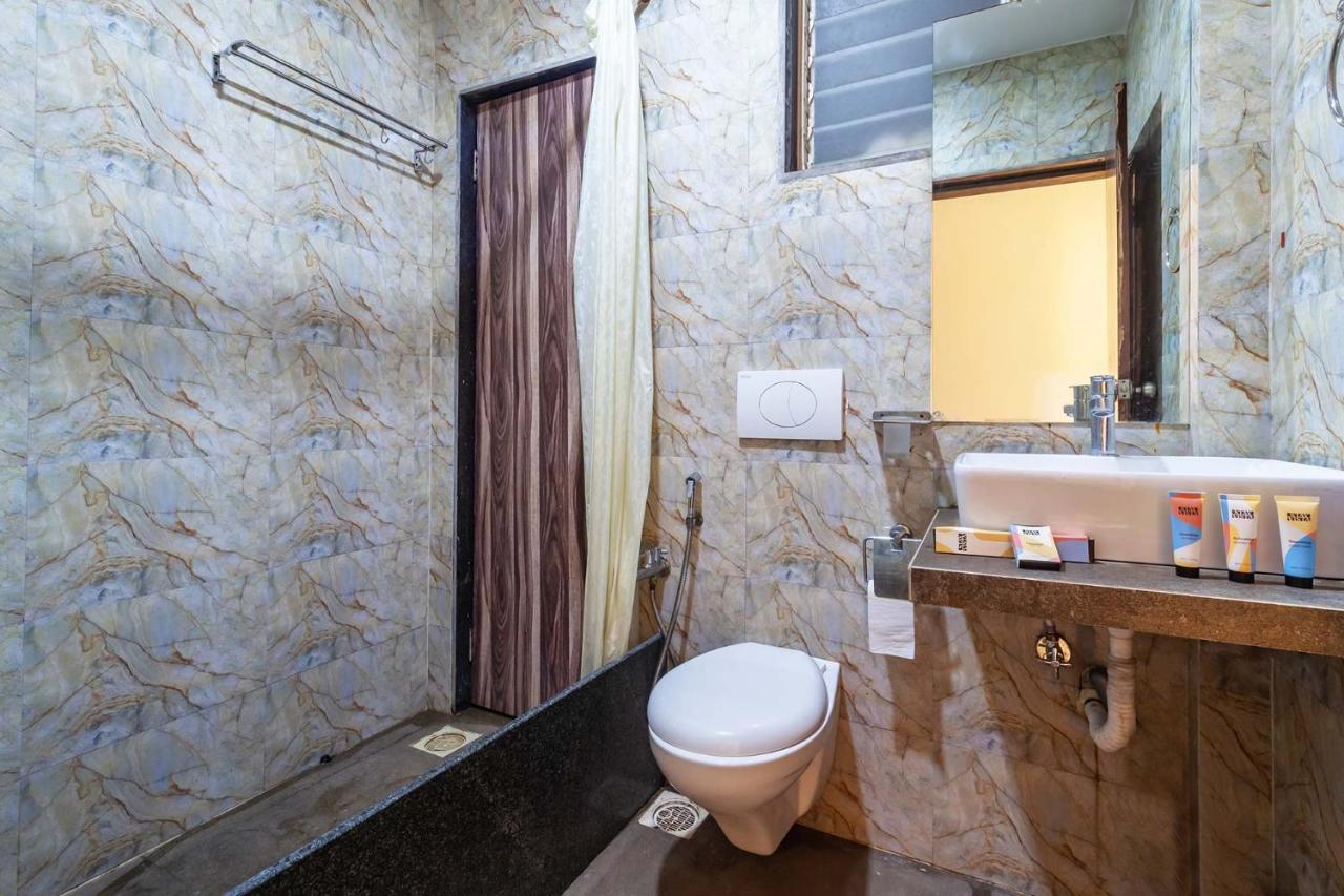 Stayvista'S Vine & Splash - Riverside Villa With An Infinity Pool And Indoor Games 카르자트 외부 사진