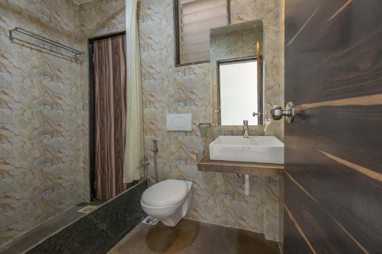 Stayvista'S Vine & Splash - Riverside Villa With An Infinity Pool And Indoor Games 카르자트 외부 사진